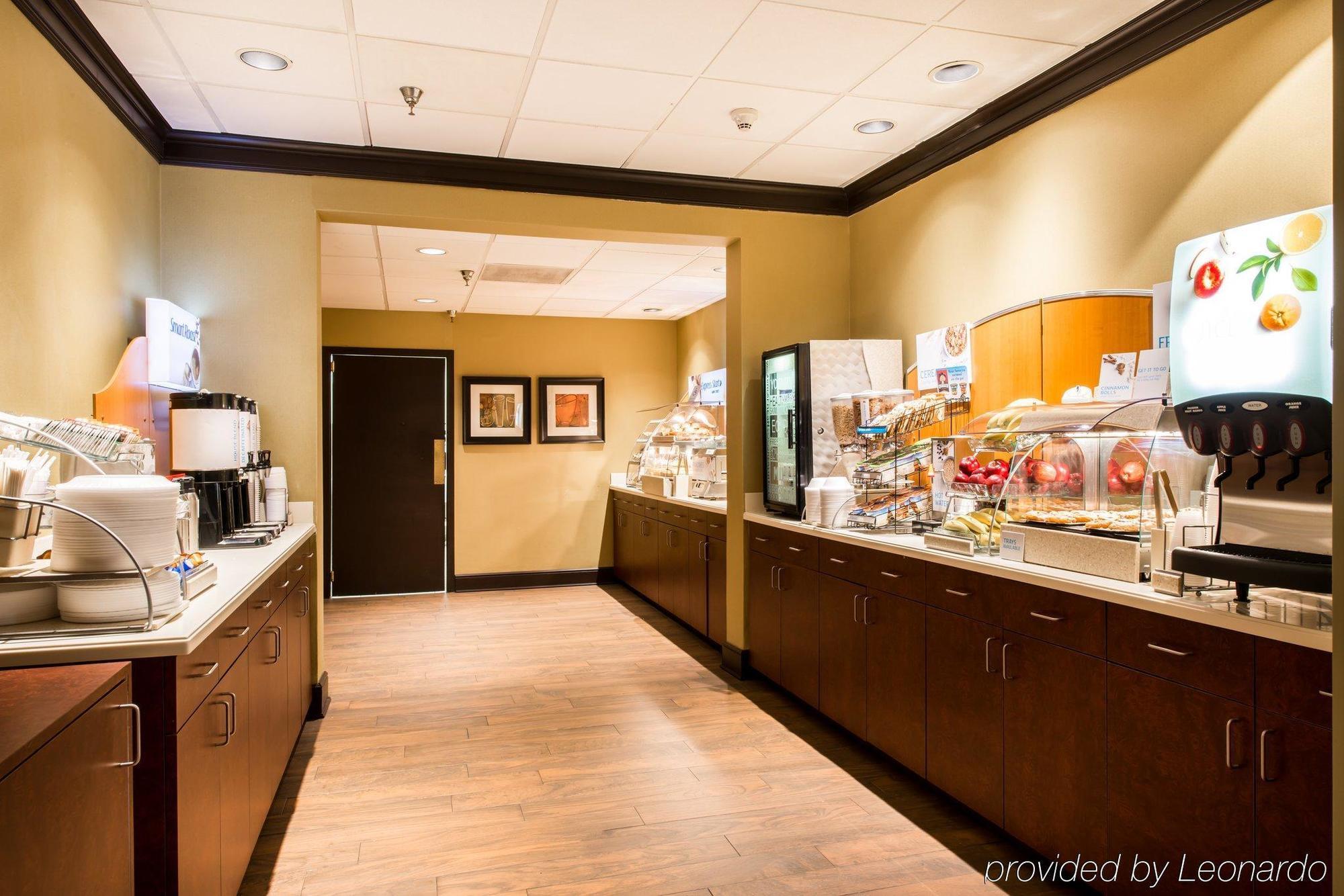 Holiday Inn Express Atlanta Airport-College Park By Ihg Экстерьер фото
